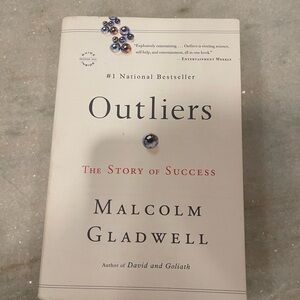 Outliers by Malcolm Gladwell Hardcover